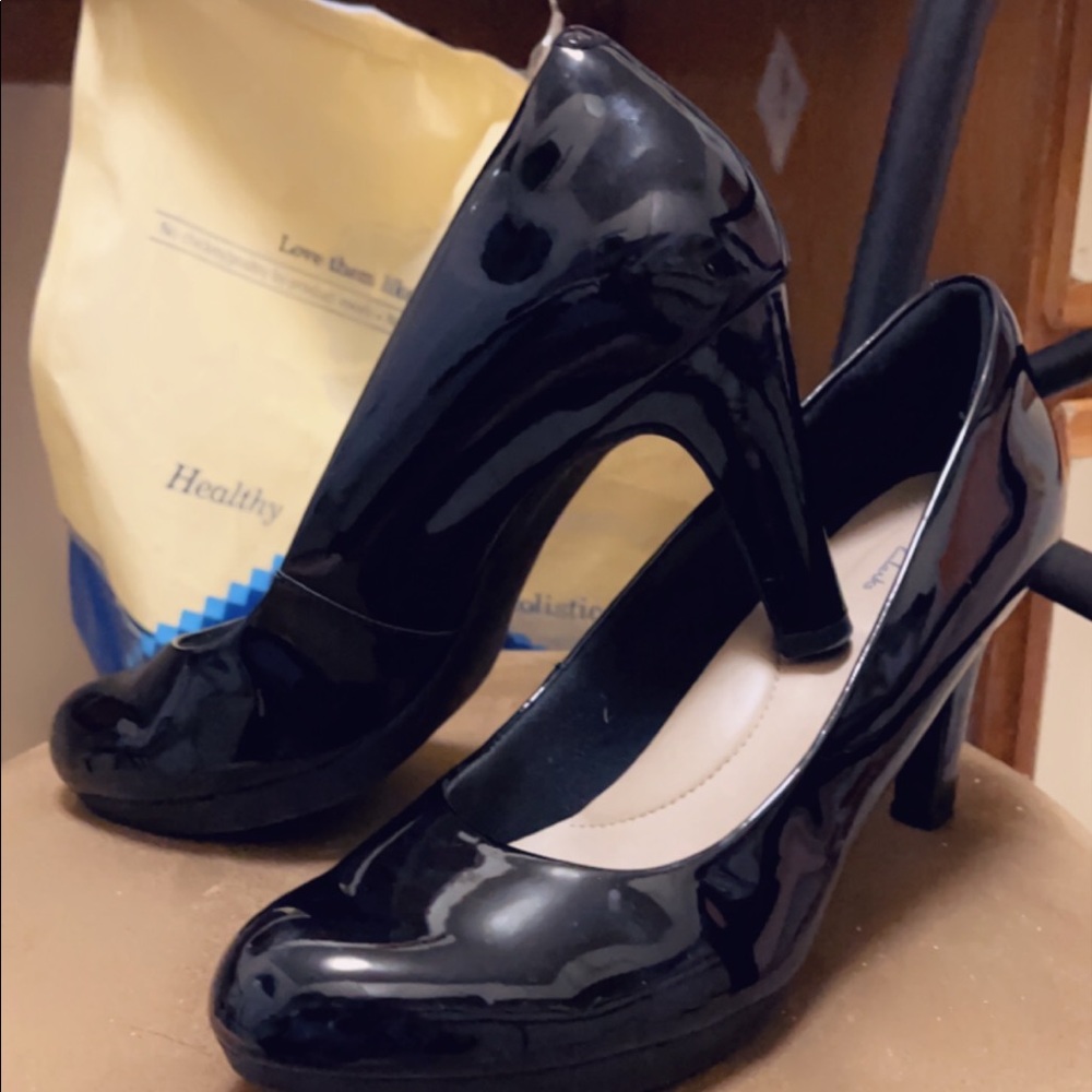 Clark’s pumps
